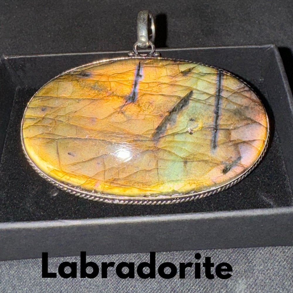 AAA+ LABRADORITE PENDANT NECKLACE| 925sp| NWOT